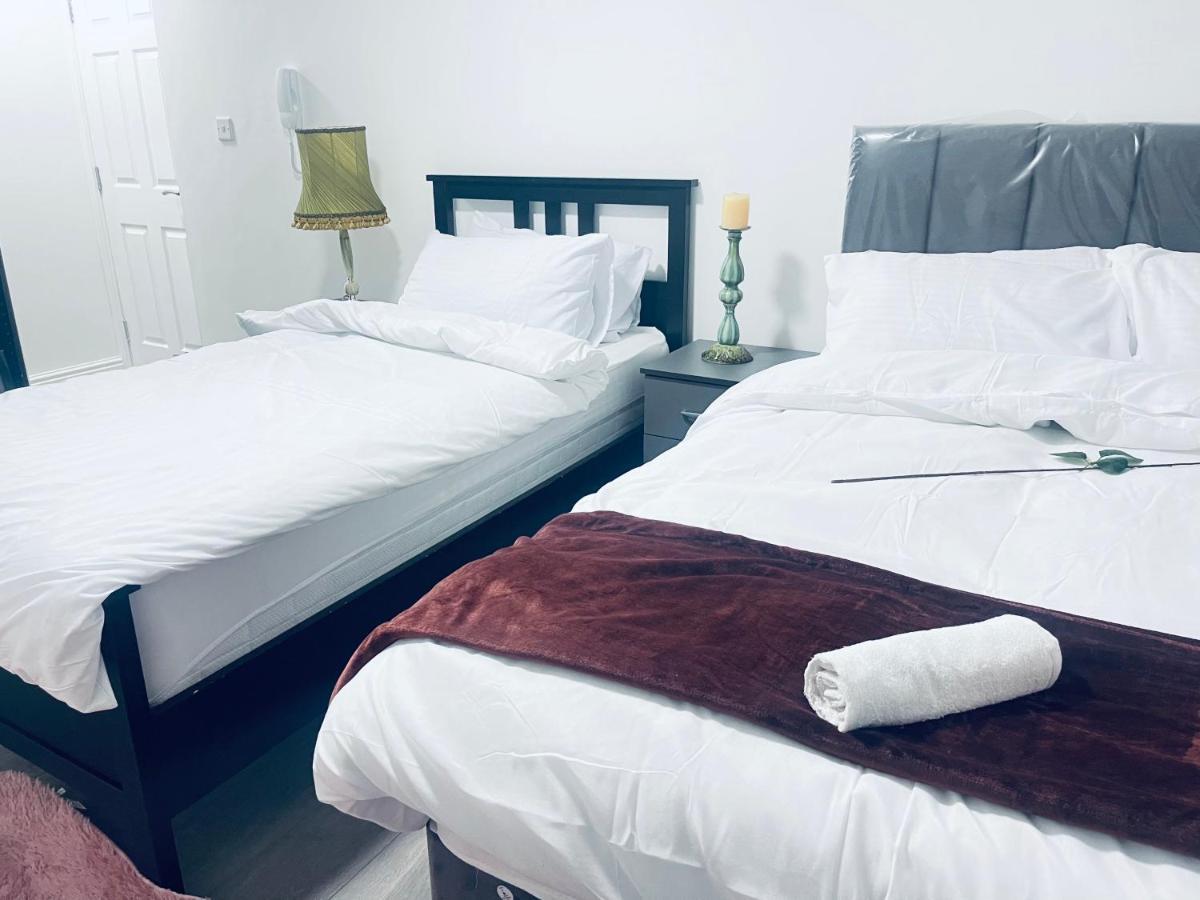 1 Bed Apartment With 2 Beds 1 Double Plus 1 Single เบอร์มิงแฮม ภายนอก รูปภาพ