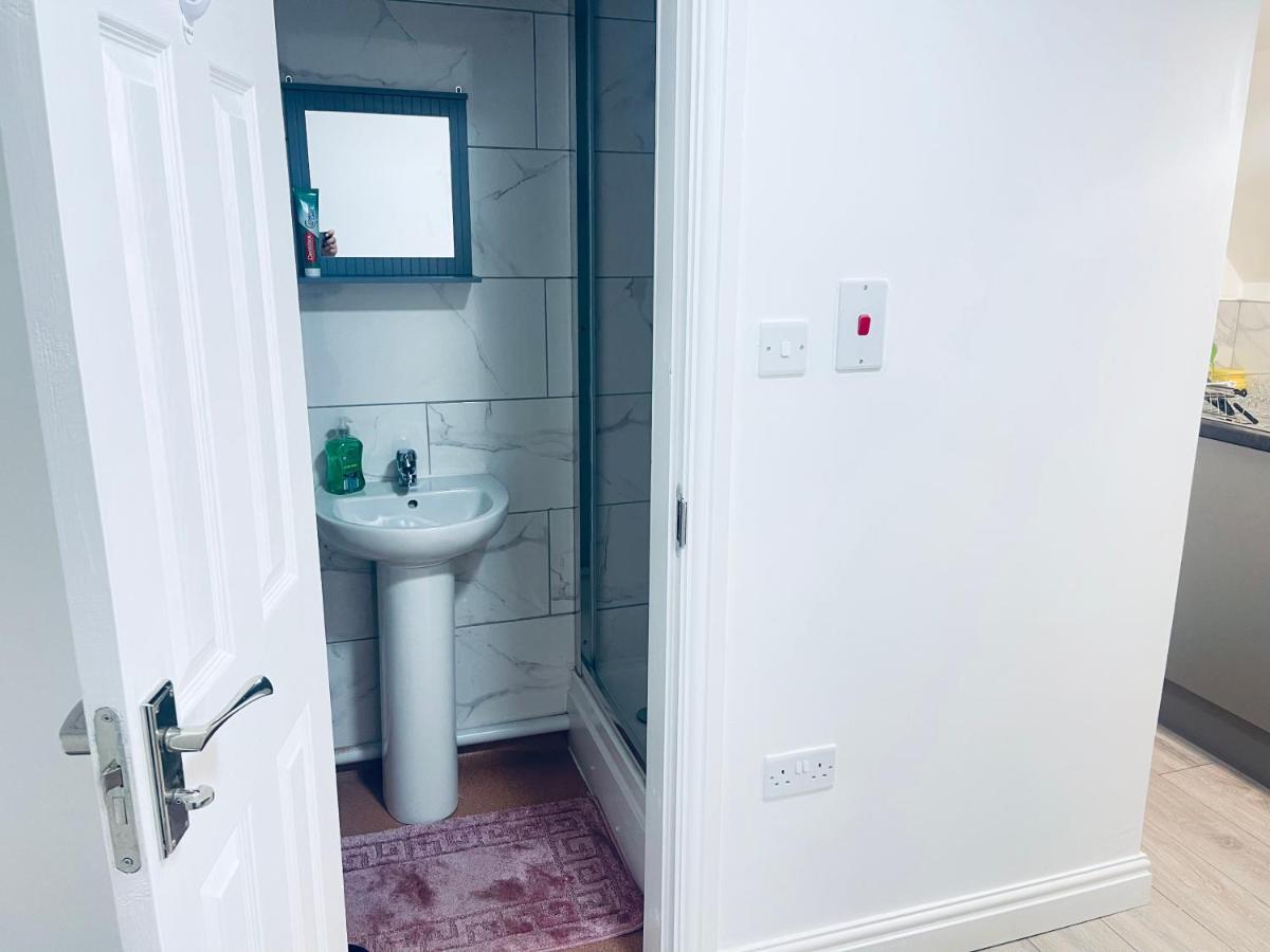 1 Bed Apartment With 2 Beds 1 Double Plus 1 Single เบอร์มิงแฮม ภายนอก รูปภาพ