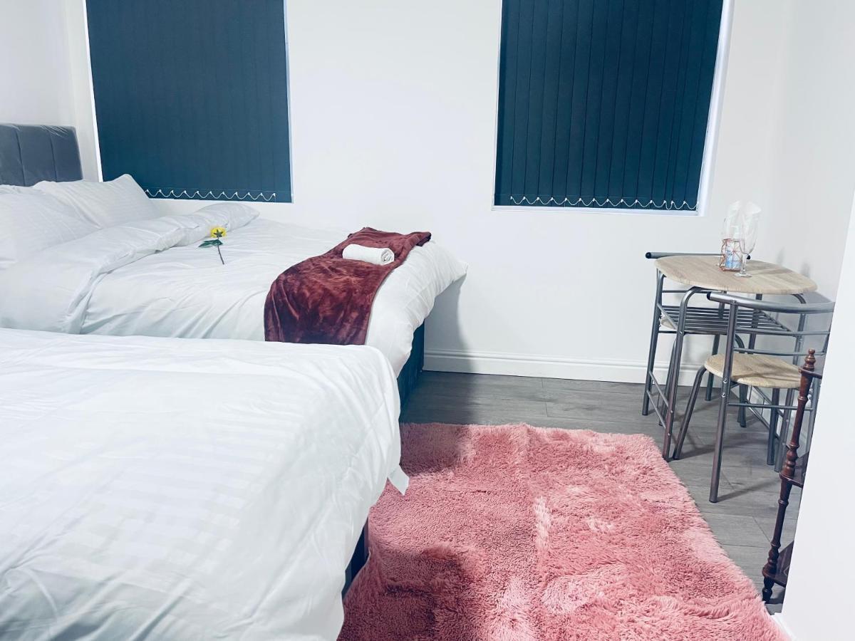 1 Bed Apartment With 2 Beds 1 Double Plus 1 Single เบอร์มิงแฮม ภายนอก รูปภาพ