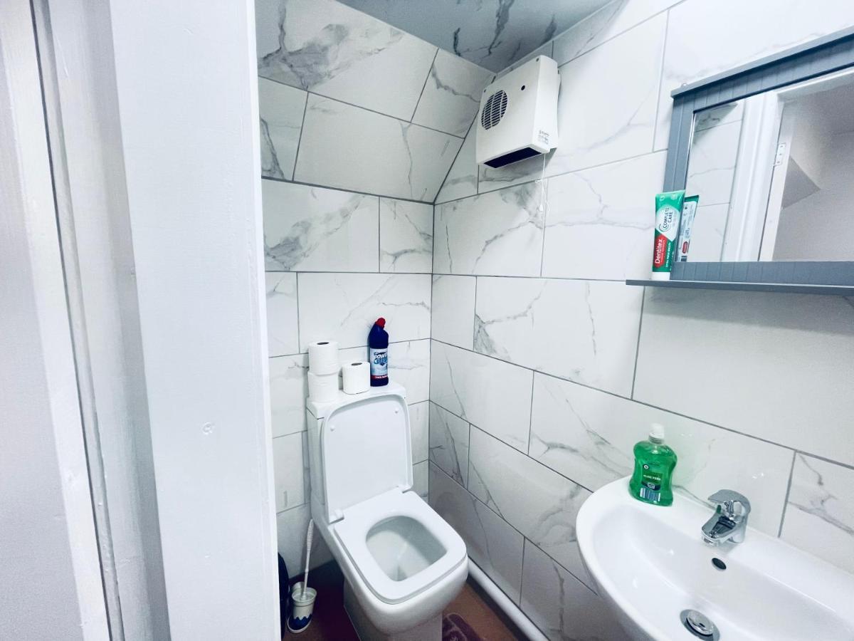 1 Bed Apartment With 2 Beds 1 Double Plus 1 Single เบอร์มิงแฮม ภายนอก รูปภาพ