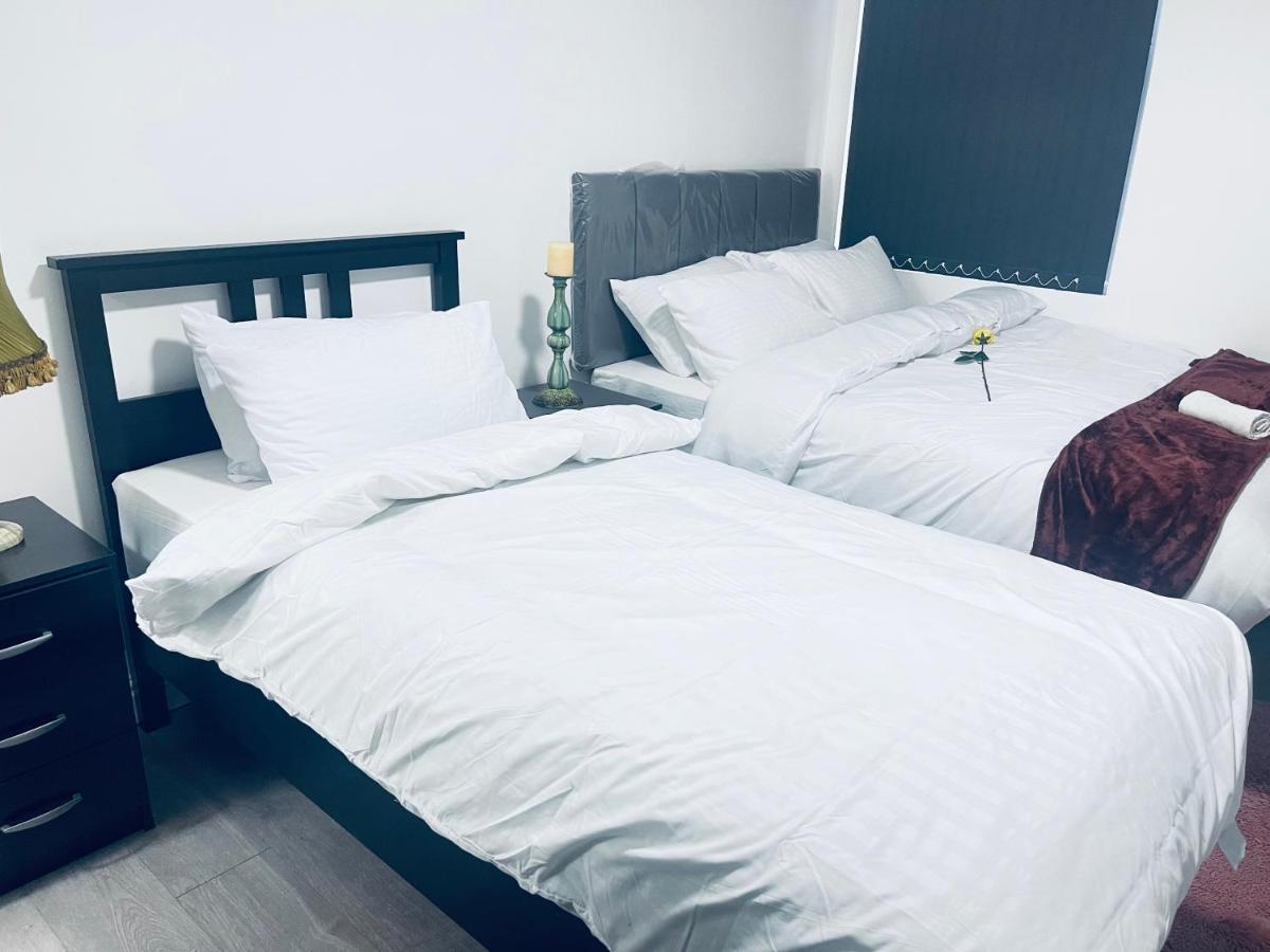 1 Bed Apartment With 2 Beds 1 Double Plus 1 Single เบอร์มิงแฮม ภายนอก รูปภาพ