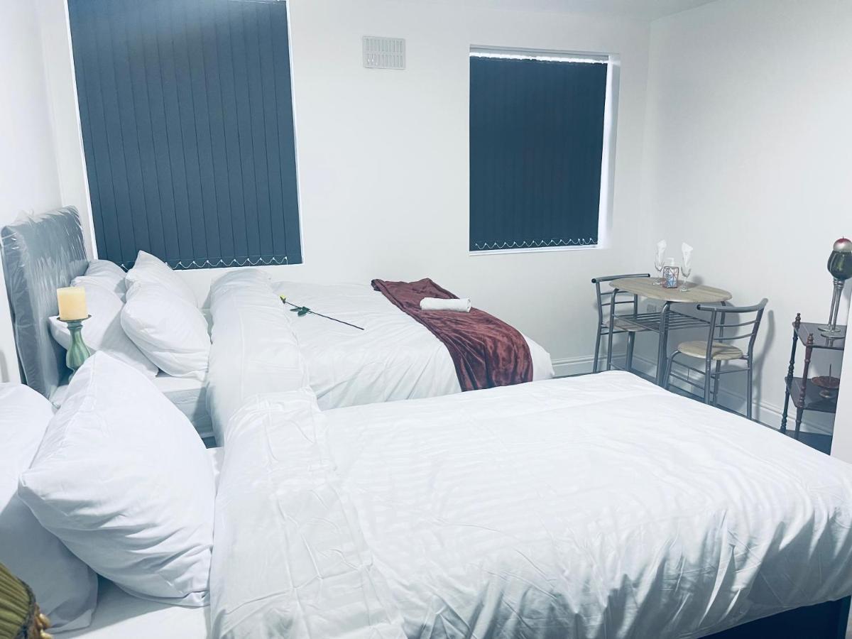 1 Bed Apartment With 2 Beds 1 Double Plus 1 Single เบอร์มิงแฮม ภายนอก รูปภาพ