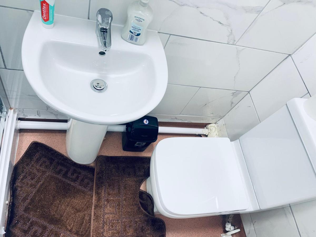 1 Bed Apartment With 2 Beds 1 Double Plus 1 Single เบอร์มิงแฮม ภายนอก รูปภาพ