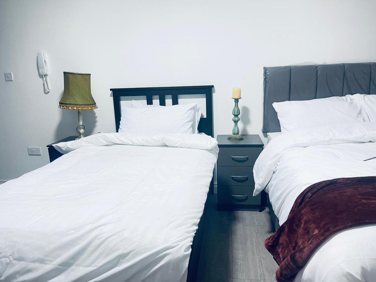 1 Bed Apartment With 2 Beds 1 Double Plus 1 Single เบอร์มิงแฮม ภายนอก รูปภาพ