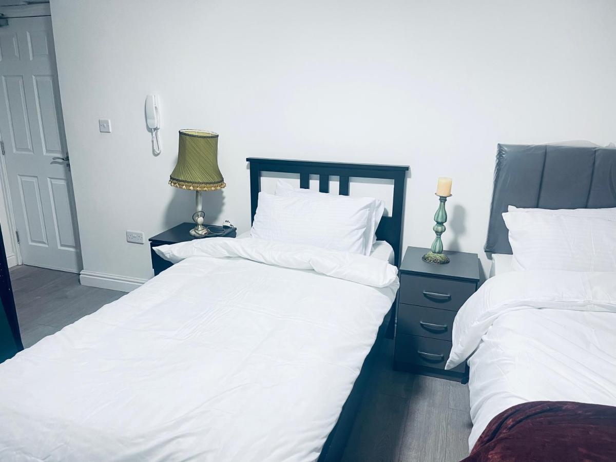 1 Bed Apartment With 2 Beds 1 Double Plus 1 Single เบอร์มิงแฮม ภายนอก รูปภาพ