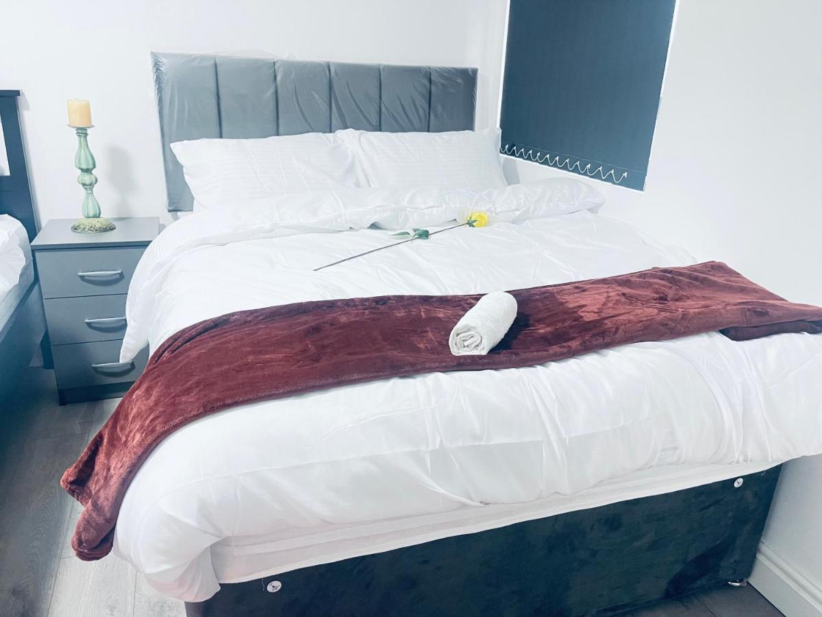 1 Bed Apartment With 2 Beds 1 Double Plus 1 Single เบอร์มิงแฮม ภายนอก รูปภาพ