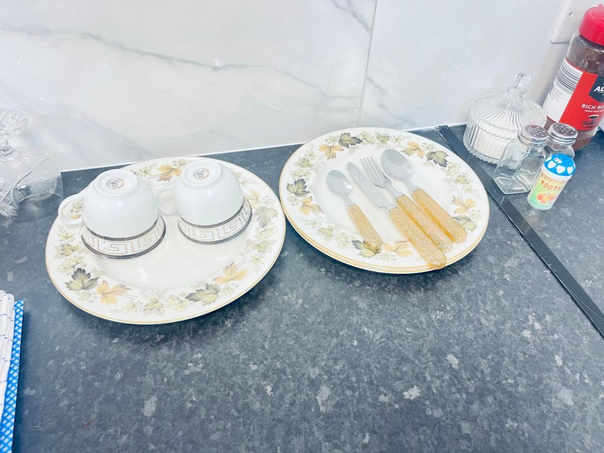 1 Bed Apartment With 2 Beds 1 Double Plus 1 Single เบอร์มิงแฮม ภายนอก รูปภาพ